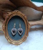 Boucles d’oreilles en micromacramé beige – perle vert d’eau recyclée & laiton inoxydable