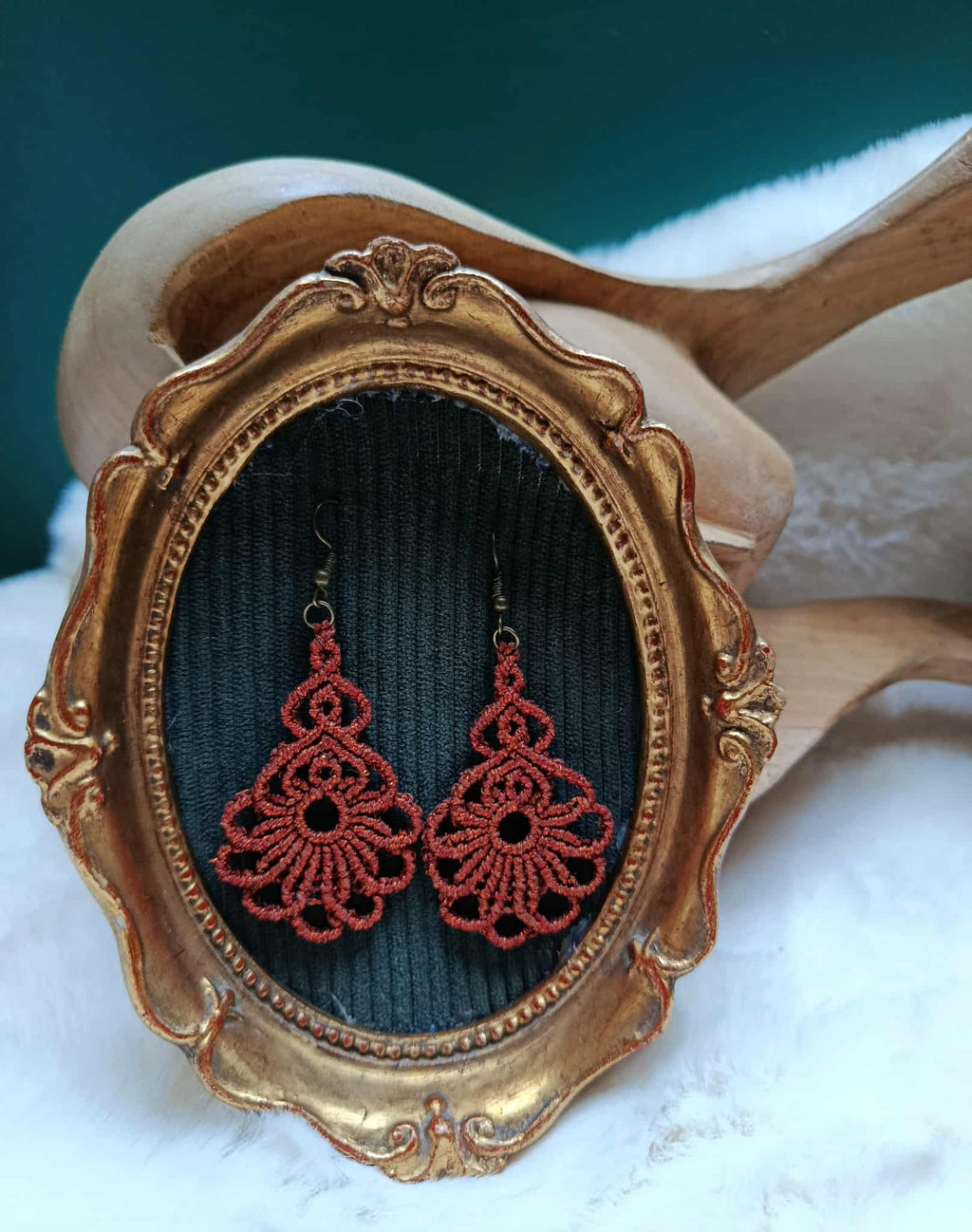 Boucles d’oreilles florales en fil cuivré pailleté | Bijou artisanal bohème chic fait main